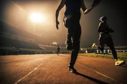 还经常通过 还经常通过