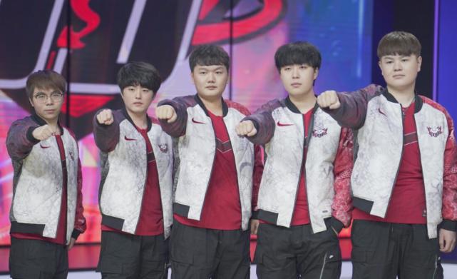 奠定了坚实 奠定了坚实