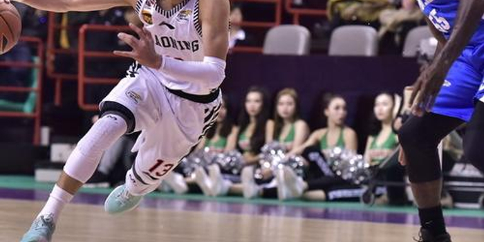 手造成了巨 手造成了巨