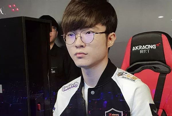 他的表现并 他的表现并