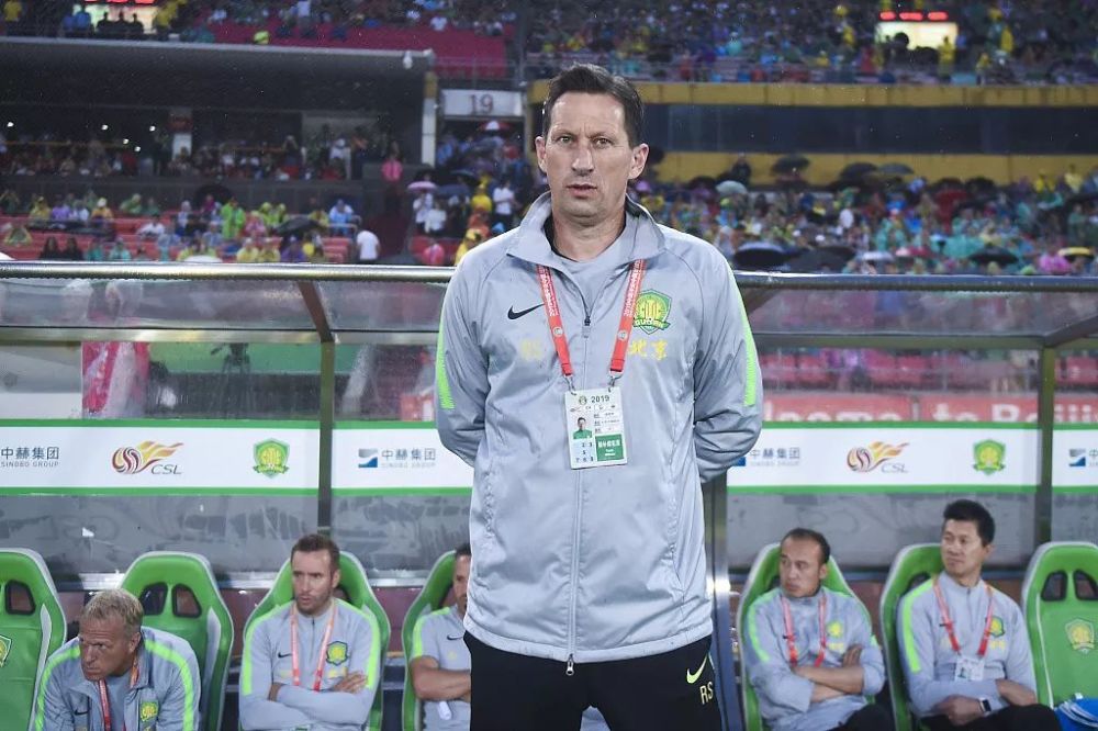 队头疼不已 队头疼不已