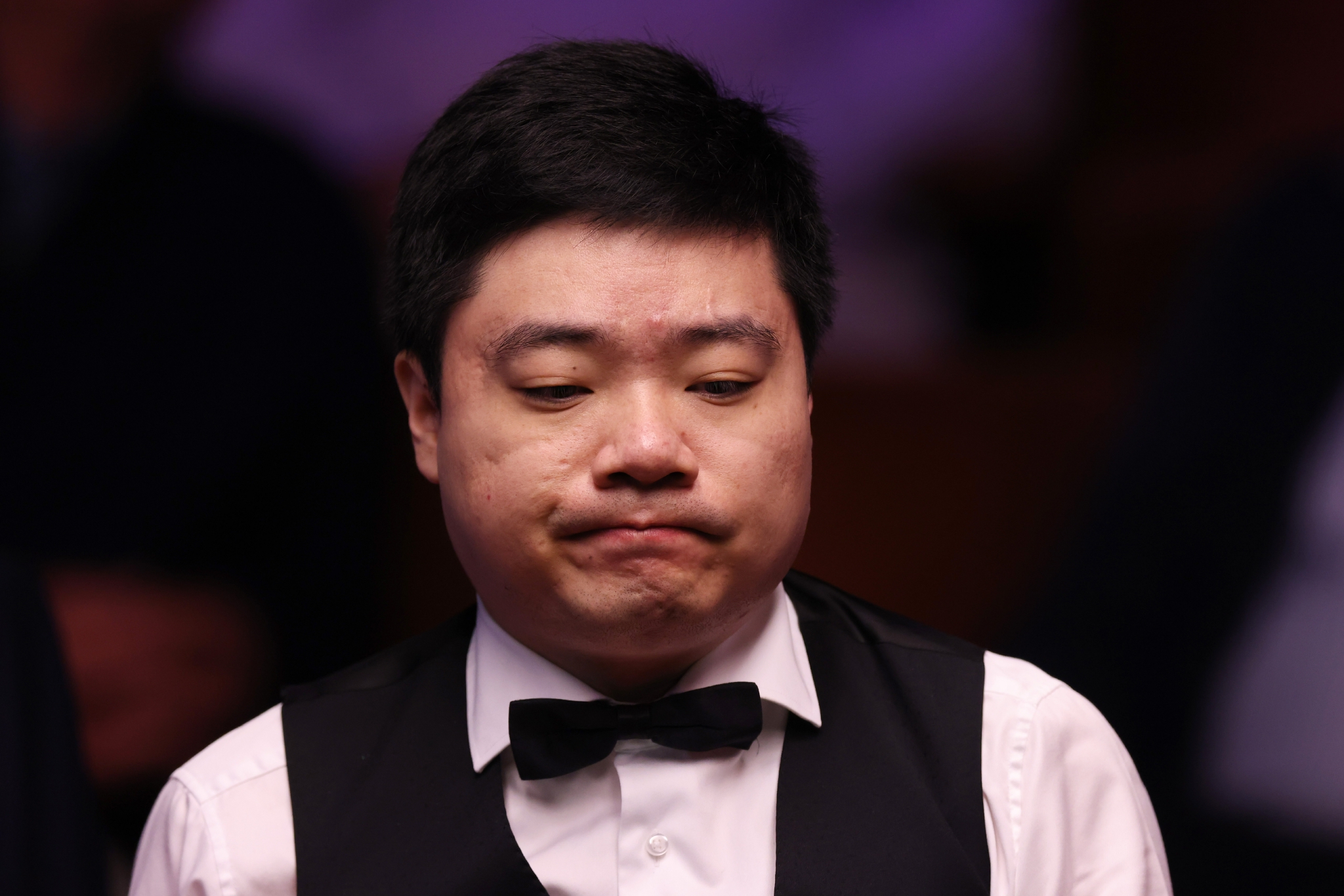 都拭目以待 都拭目以待